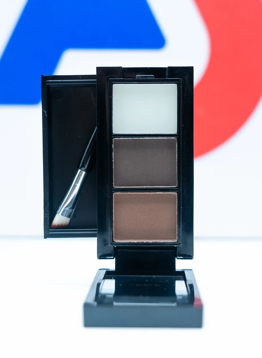 Menow Eyebrow Pro Powder with Brush, Brown (E4129) 1.8g